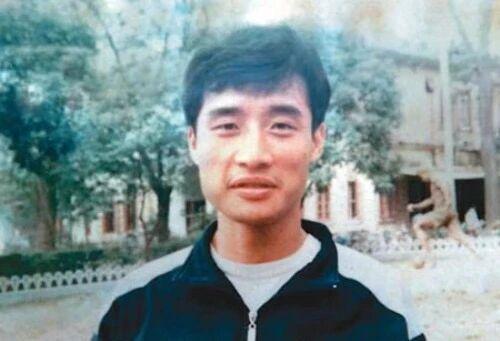 九游娱乐官网-兴宁一县六国脚之一,1989年世预赛国足主力,广东队后卫张小文